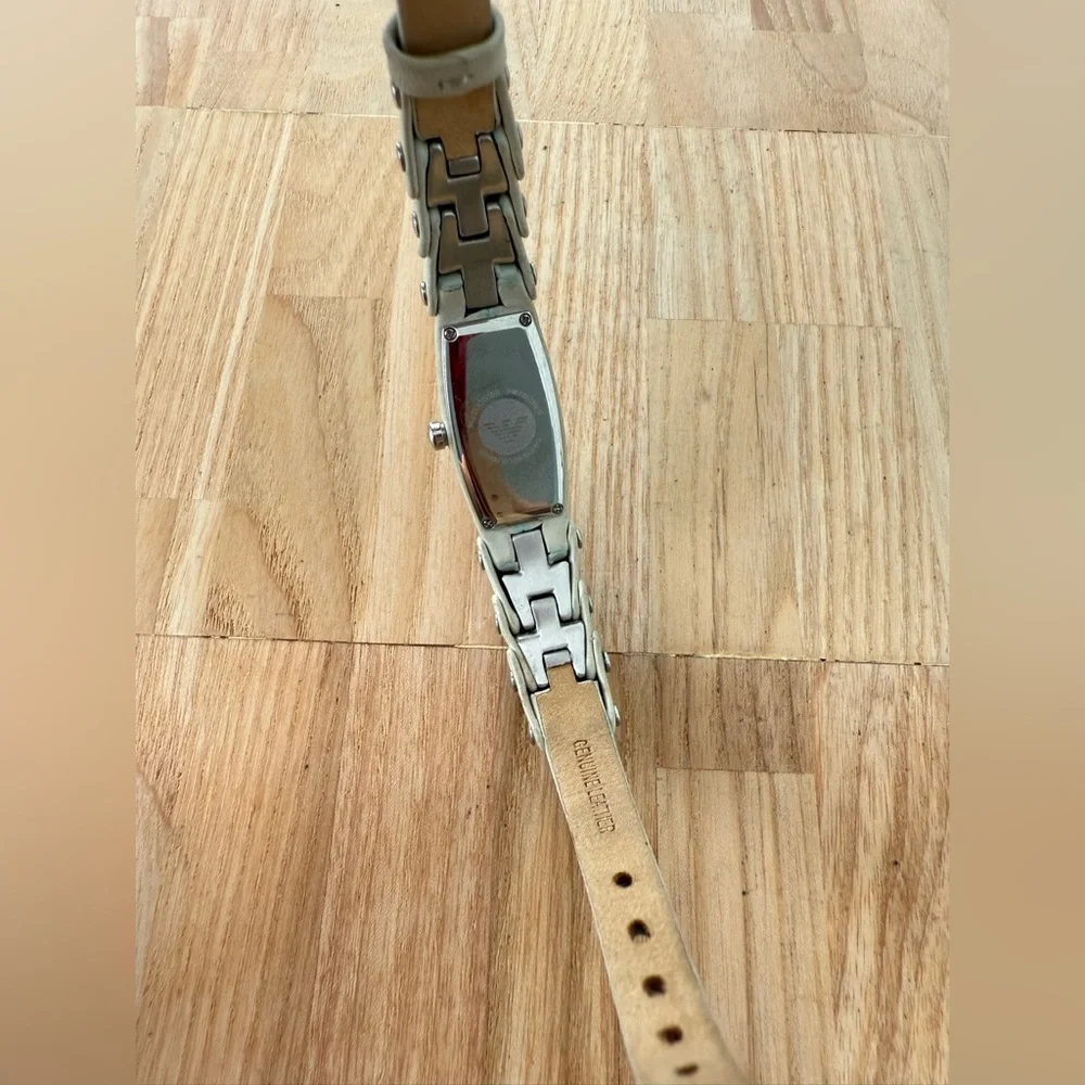 Emporio Armani ladies AR-5614 rectangular pale green leather watch NEW BATTERY